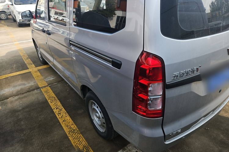 Used Wuling Hongguang V 2022 1.5L Jingqu Edition Electric-Assist LAR