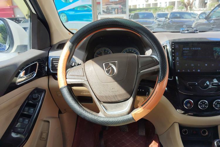 Used Baojun 730 2015 1.8L Manual Comfort ESP Version 7-seater
