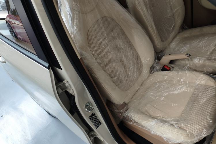 Used Wuling Hongguang MINIEV 2025 Four-Door Version Advanced Edition Right Front Seat