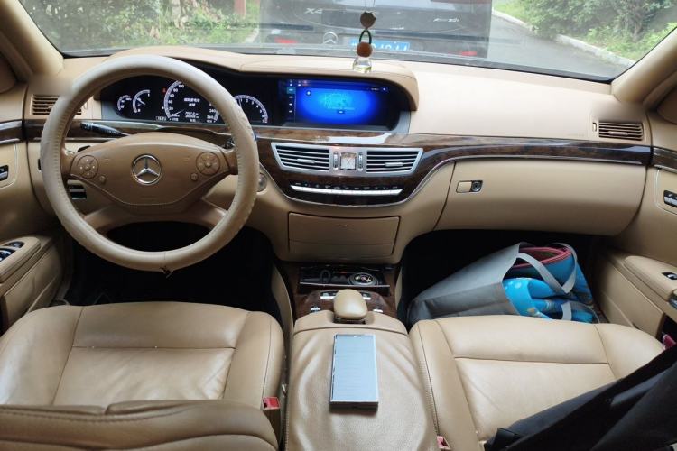 Used Mercedes-Benz S-Class 2012 S 300 L Business Standard Model Center Console