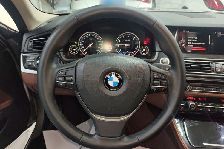 Used BMW 5 Series 2014 528Li Leading Model