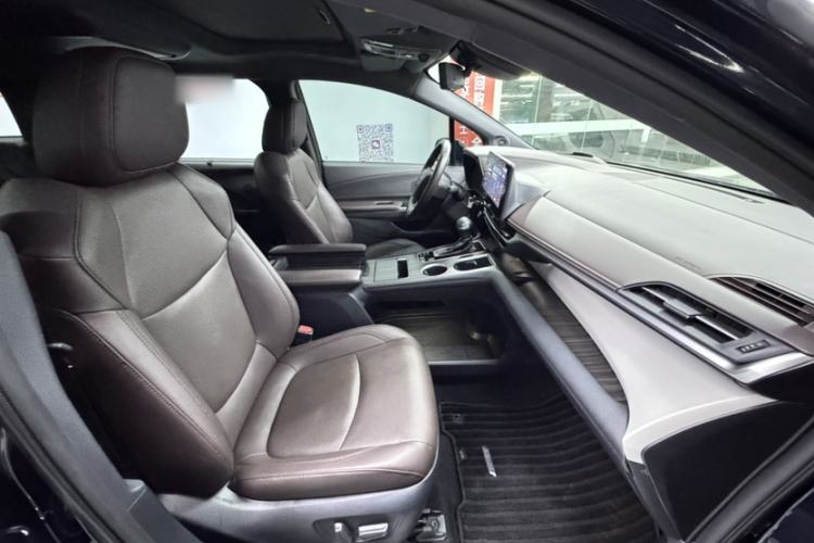 Used Toyota Granvia 2023 2.5L Hybrid Flagship VIP Edition