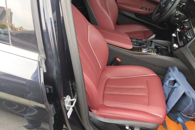 Used BMW 5 Series 2022 Second Facelift 525Li M Sport Package Right Front Seat