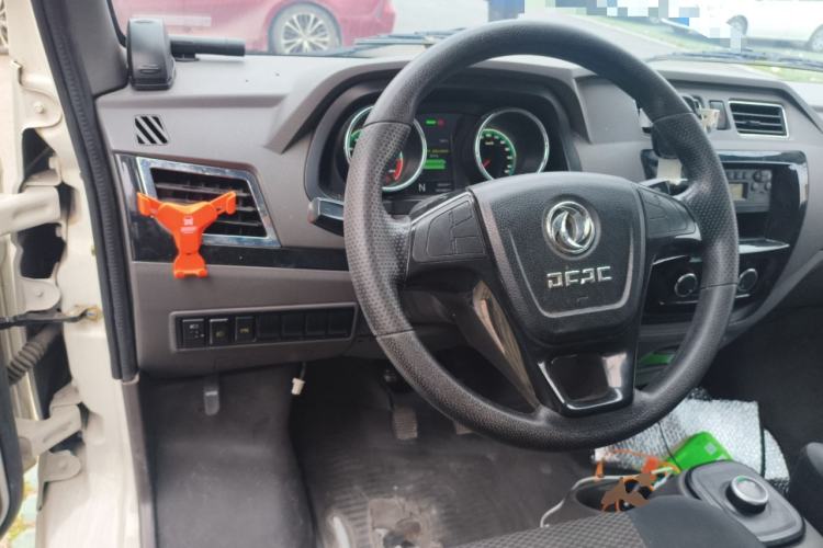 Used Dongfeng Yufeng EM26 2023 Standard Edition 41.472 kWh Henan Lithium Power Steering Wheel