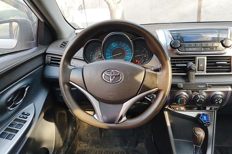 Used Toyota YARiS L Zhi Xuan 2015 1.5E Automatic Charm Edition
