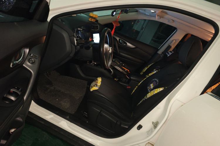 Used Nissan X-Trail 2014 2.0L CVT Comfort Edition 2WD Driver Seat