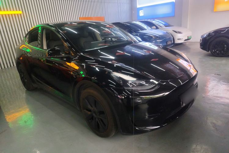 Used Tesla Model Y 2024 Rear-Wheel-Drive Version Front Right 45 Deg