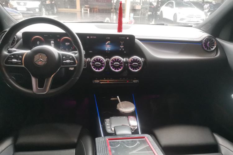 Used Mercedes-Benz GLA 2020 GLA 180 Center Console