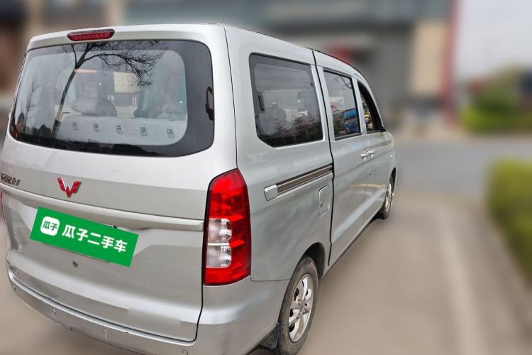 Used Wuling Hongguang V 2019 1.5L Enjoyment Version China VI LAR