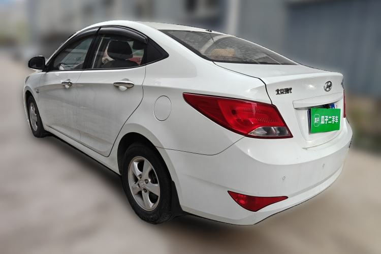 Used Hyundai Verna (older generation) 2014 1.4L Manual Smart GLS Trim Rear Left 45 Deg