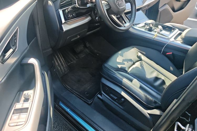 Used Audi Q8 2019 45 TFSI Luxury Prestige Edition Driver Seat