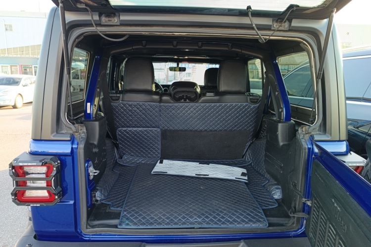 Used Jeep Wrangler 2019 2.0T Sahara Four-Door Version China VI Emission Standard
