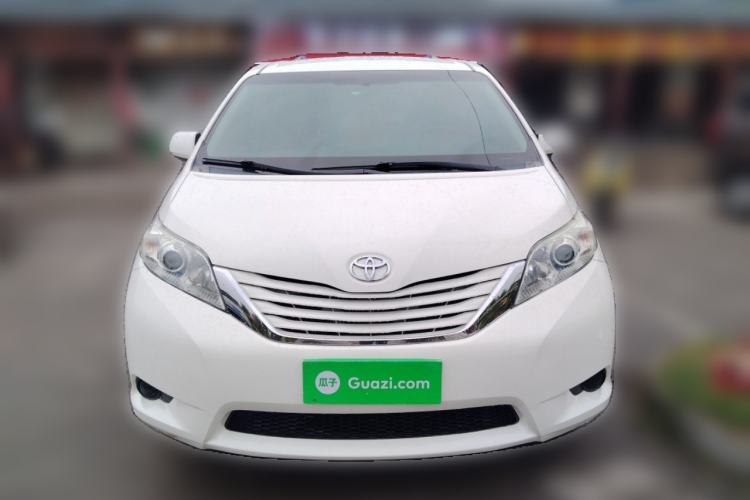 Used Toyota SIENNA  Front