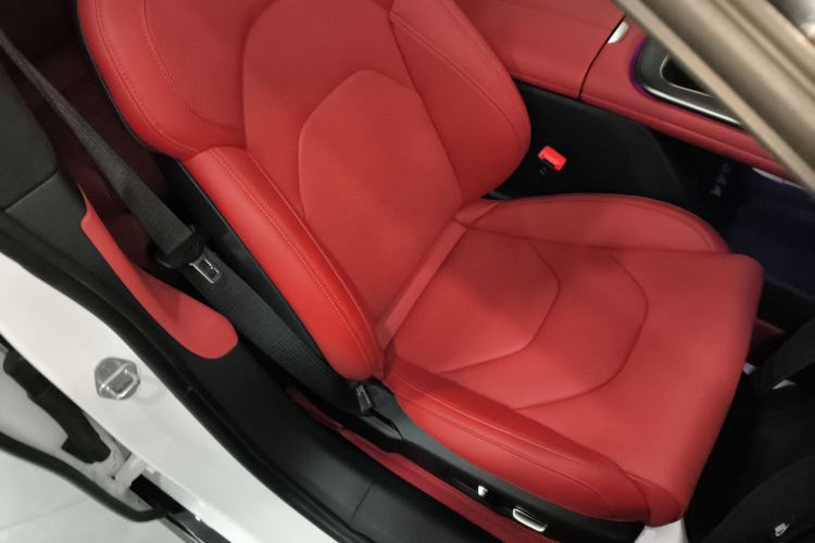 Used Xiaomi Auto SU7 2024 Four-Wheel Drive Ultra-Long Range Advanced Intelligent Driving Max Edition
