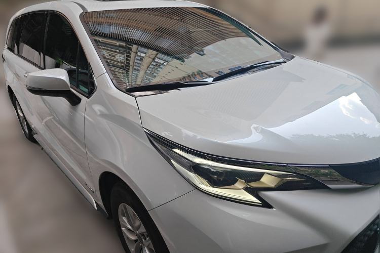 Used Toyota Granvia 2023 2.5L Hybrid Comfort Edition Front Right 45 Deg