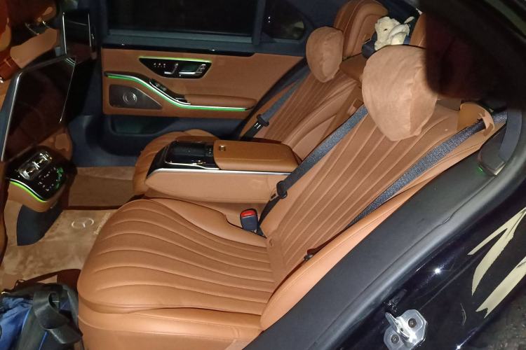 Used Mercedes-Benz S-Class 2024 Restyled S 400 L Luxury Edition Left Rear Seat