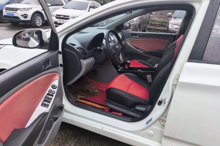 Used Hyundai Verna (older generation) 2014 1.4L Manual Smart GLS Trim
