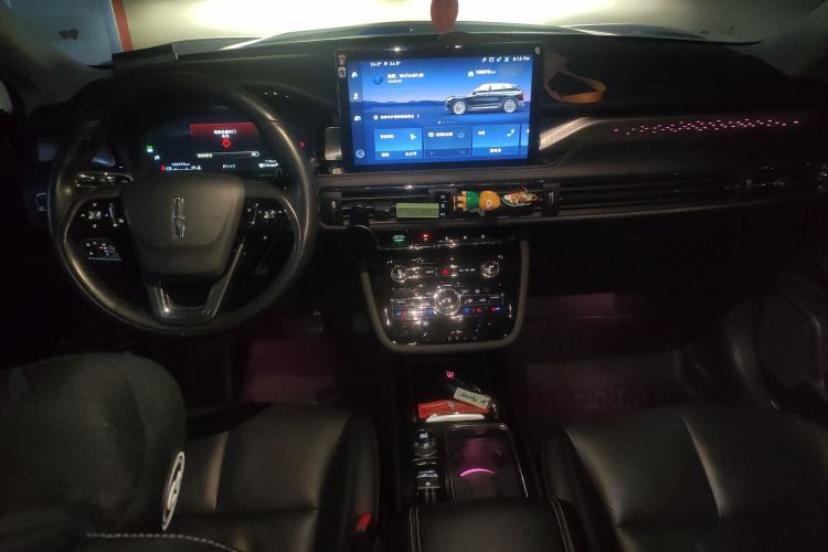 Used Lincoln Corsair 2021 2.0T Two-Wheel Drive Deluxe Edition Center Console