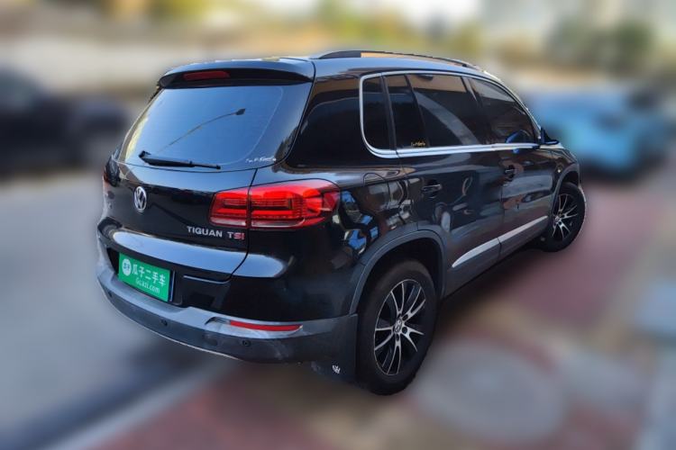 Used Volkswagen Tiguan 2015 1.8TSI Automatic Two-Wheel Drive Luxury Model Rear Right 45 Deg