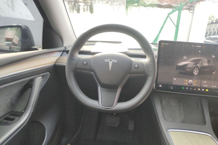 Used Tesla Model Y 2022 Rear-Wheel-Drive Version