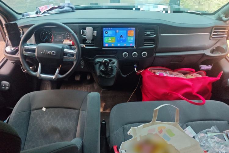 Used JMC Fushun 2022 2.0T Manual Multi-Function Passenger Vehicle Short Wheelbase Mid-Height Roof 6-Seater
