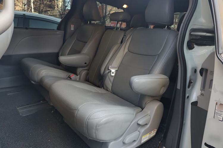 Used Toyota SIENNA 2016 3.5L Two-Wheel Drive 7-Seater Parallel Import
