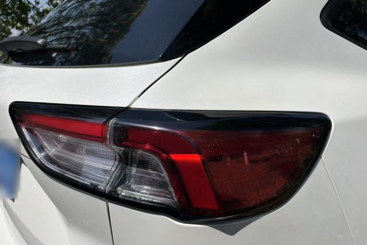 Used Ford Escape 2020 EcoBoost 245 Two-Wheel-Drive Comfort Edition Exterior 10