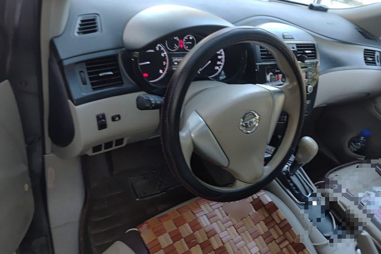 Used Nissan Tiida 2011 1.6L CVT Smart Version Center Console