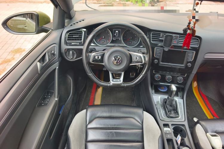 Used Volkswagen Golf 2017 280TSI Automatic R-Line Million-Vehicle Commemorative Edition