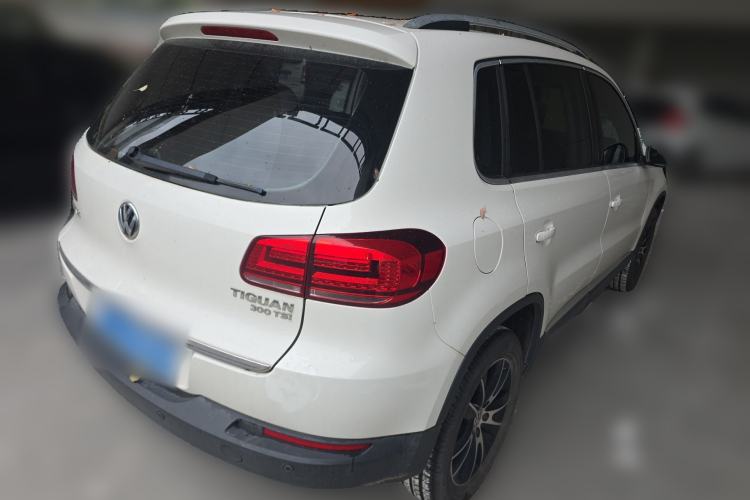 Used Volkswagen Tiguan 2016 300TSI Automatic Two-Wheel Drive Luxury Edition Rear Right 45 Deg