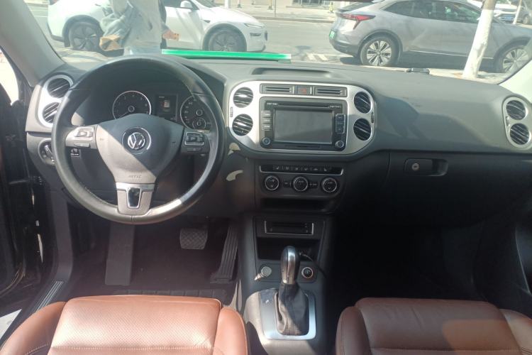 Used Volkswagen Tiguan 2015 1.8TSI Automatic Two-Wheel Drive Luxury Model Center Console