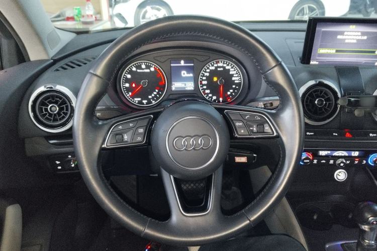 Used Audi A3 2019 Limousine 35 TFSI Fashion Edition China V standard
