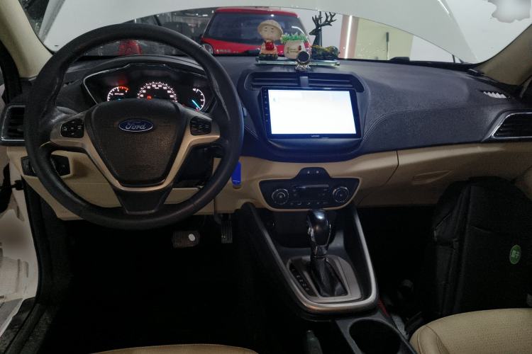 Used Ford Escort 2015 1.5L Automatic Fashion Model
