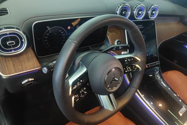 Used Mercedes-Benz GLC New Energy 2025 350 e L 4MATIC Collector's Edition Center Console