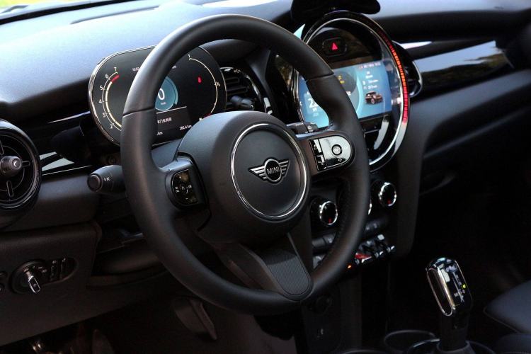 Used MINI MINI 2023 Updated 1.5T COOPER Artist