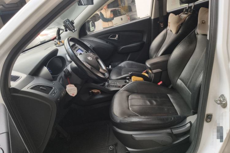 Used Hyundai ix35 2013 2.0L Automatic Two-Wheel Drive Smart GLS China IV Standard