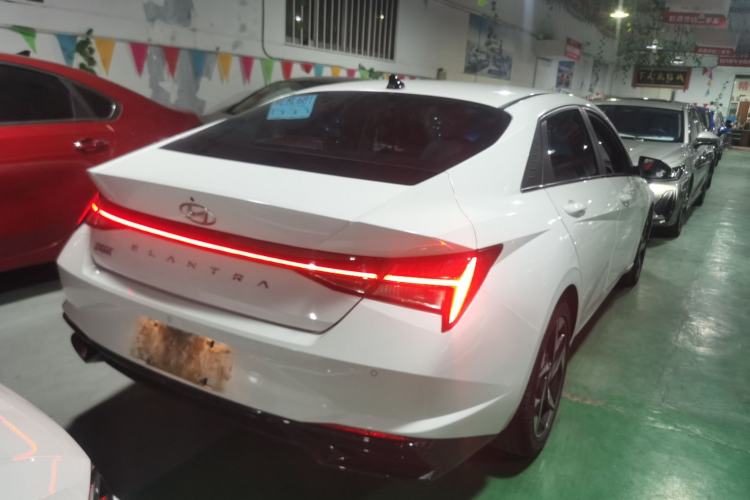 Used Hyundai Elantra 2022 1.5L CVT LUX Prestige Edition Rear Right 45 Deg