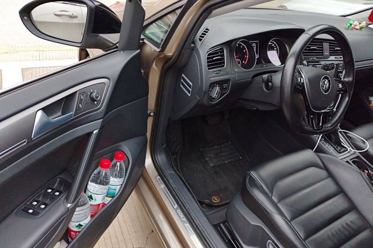 Used Volkswagen Golf 2016 230TSI Automatic Luxury Version Driver Seat