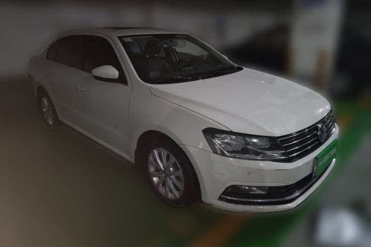 Used Volkswagen Lavida 2015 1.6L Manual Comfort Edition Front Right 45 Deg