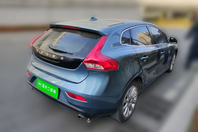 Used Volvo V40 2013 2.0T Zhiya Edition
