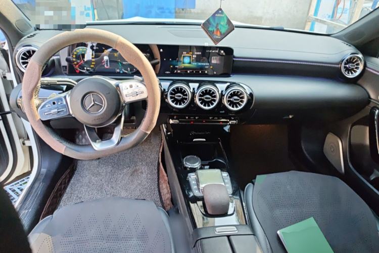 Used Mercedes-Benz A-Class 2021 A 200 L Sport Sedan Fashion Model
