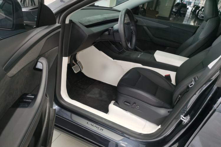 Used Tesla Model Y 2025 Long-Range All-Wheel Drive First Edition