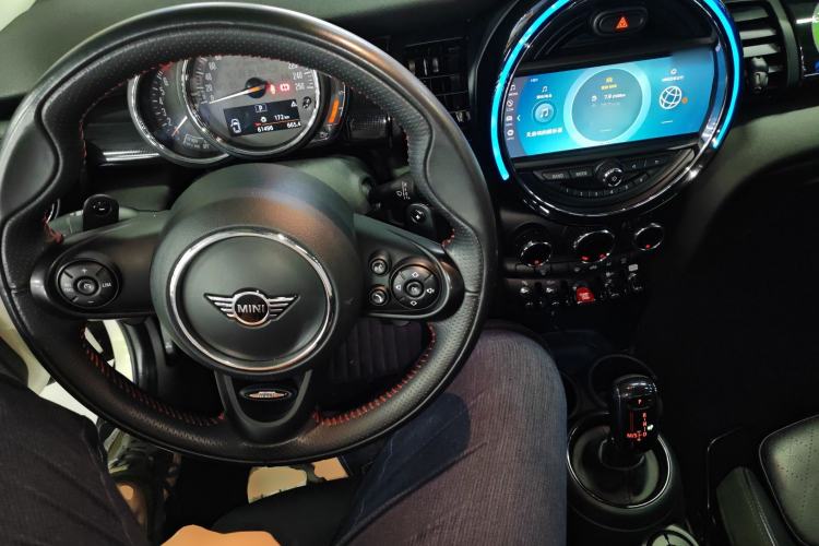 Used MINI 2019 2.0T COOPER S Classic Edition Center Console