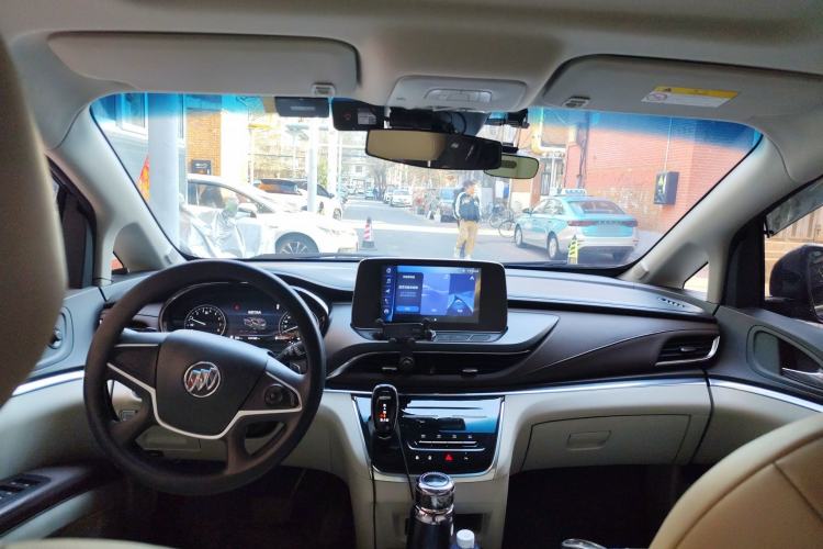 Used Buick GL8 2023 Land Executive Class Comfort Model
