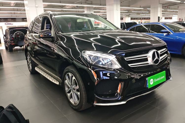 Used Mercedes-Benz GLE 2017 GLE 320 4MATIC Dynamic Model Front Right 45 Deg