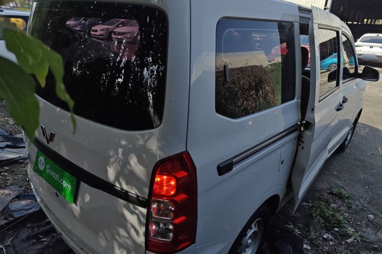 Used Wuling Hongguang V 2022 1.5L Jingqu Edition Electric-Assist LAR