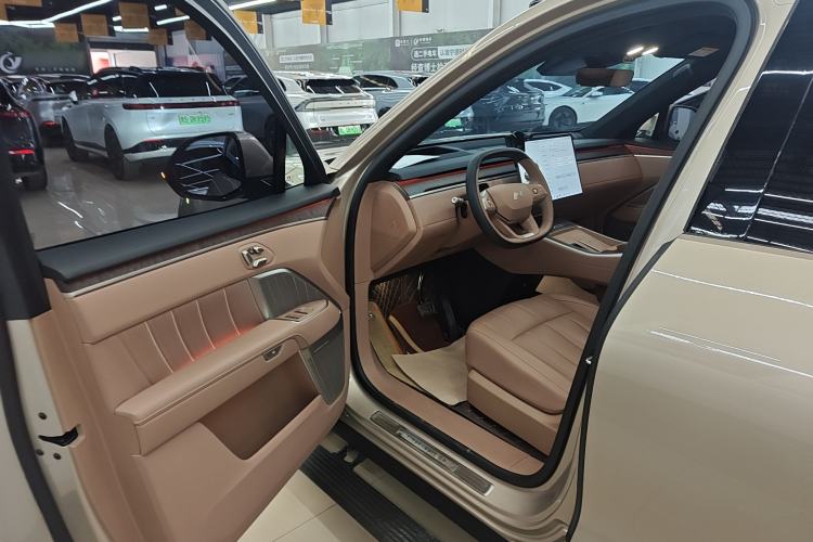 Used ONVO Luxeed L90 2025 Model—Max Six-Seater Version