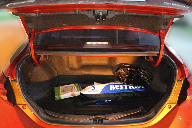 Used Toyota Levin 2016 Dual-Engine 1.8H GS E-CVT Elite Model with Sunroof Trunk