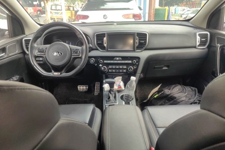 Used Kia KX5 2017 1.6T Automatic Two-Wheel Drive 15th Anniversary Special Edition DLX Center Console