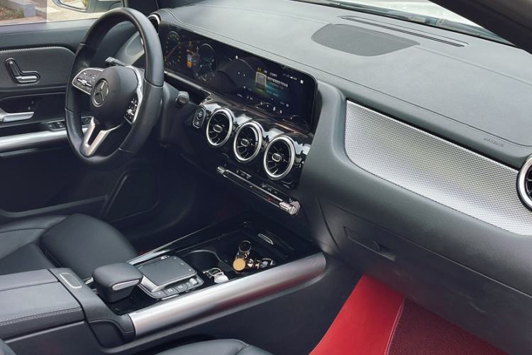 Used Mercedes-Benz GLA 2023 GLA 200 Interior 2